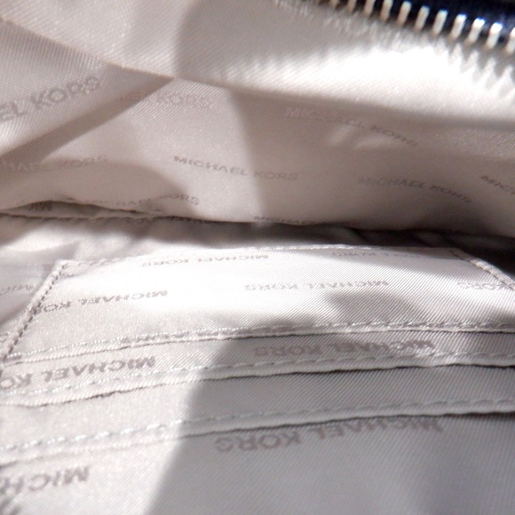 MICHAEL KORS Small Camera Bag Crossbody NWT - Picture 9 of 11